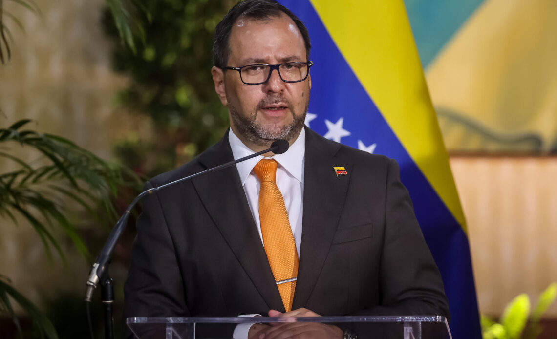 Venezuela rechaza la recompensa de NULL millones ofrecida por EE.UU. para capturar a Maduro