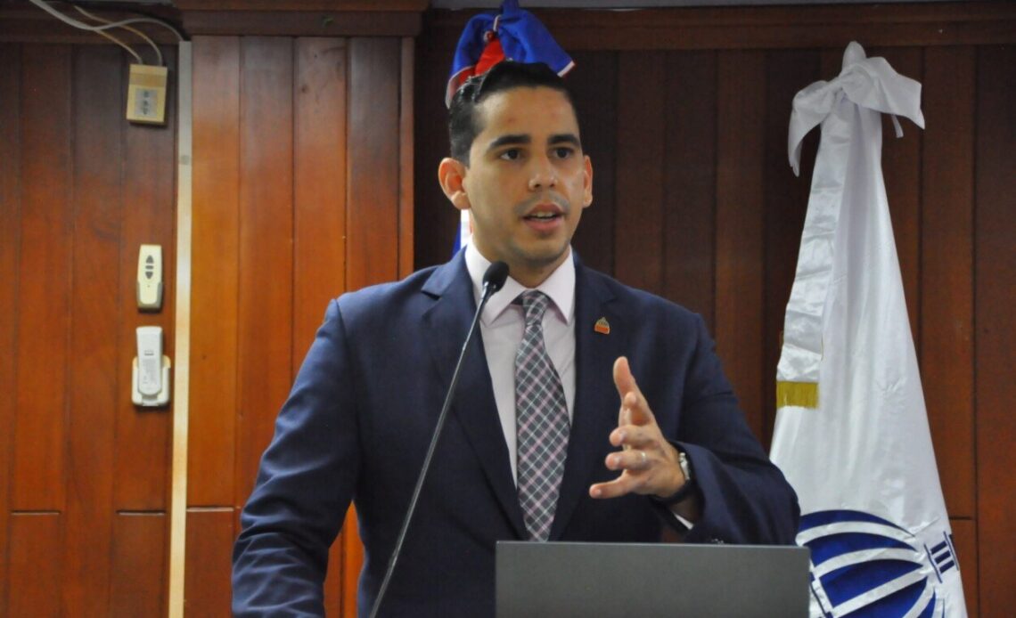 Doctor Edward Guzmán Padilla asume la dirección ejecutiva de SENASA