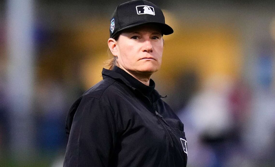 Jen Pawol: Primera mujer en arbitrar un juego oficial de MLB
