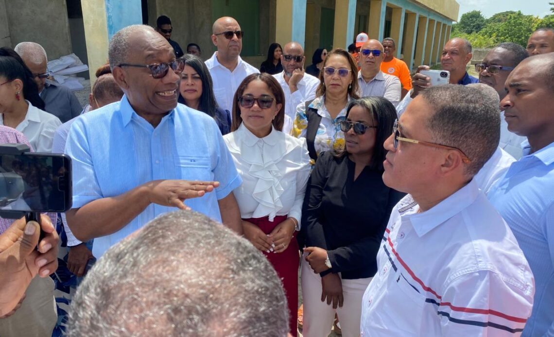 Gobierno y UASD reinician construcción de centros educativos en Elías Piña tras una década de paralización
