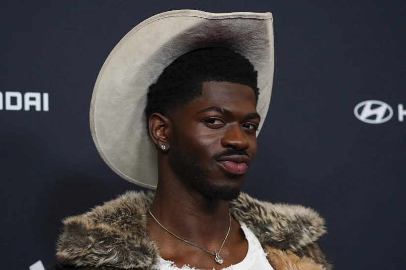 Lil Nas X enfrenta cuatro cargos graves tras incidente en Los Ángeles