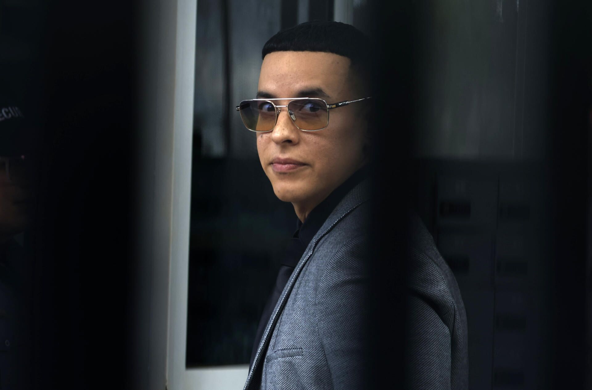 Daddy Yankee espera resolución pacífica en demanda contra exesposa y excuñada