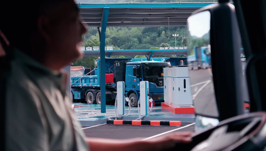Huawei lidera la movilidad eléctrica con la estación de carga para camiones más grande del mundo