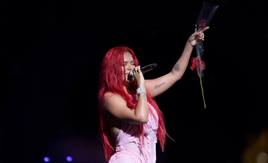Karol G, primera estrella latina invitada al Crazy Horse de París