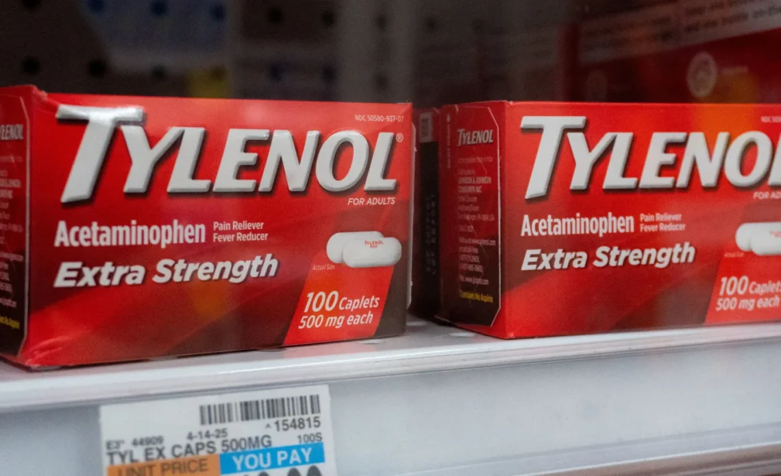 Gobierno de Trump emitirá advertencia sobre Tylenol y embarazo tras polémica sobre autismo
