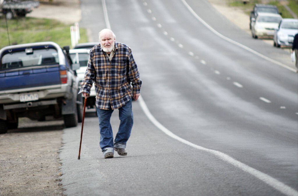 Aumento de muertes por caídas en ancianos de EEUU: ¿La causa inesperada?