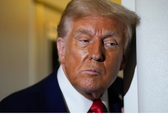 Trump rechaza diálogo con Maduro, intensifica acciones militares y ofrece recompensa