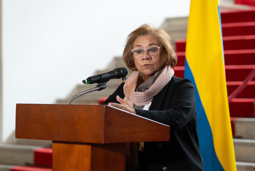 Canciller colombiana renuncia a su visa estadounidense en respuesta a la revocación del visado de Petro
