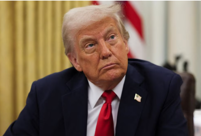 Trump Anuncia Arancel del 100% a Películas Extranjeras y Medidas Proteccionistas para la Industria Nacional
