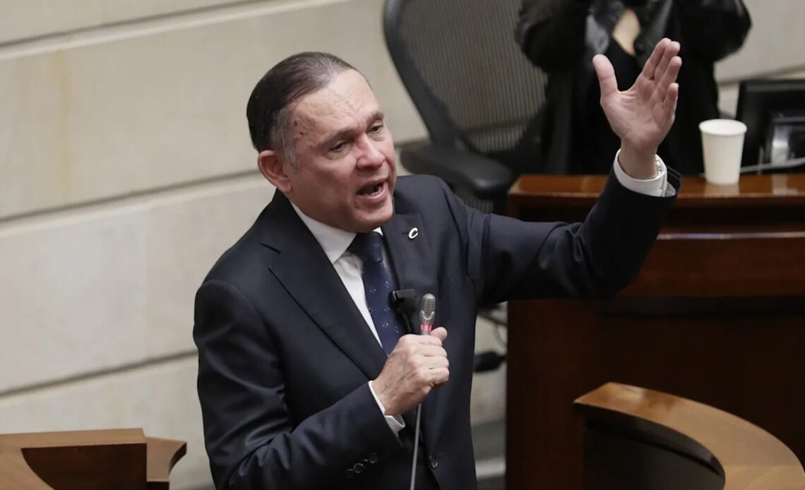 Efraín Cepeda se lanza a la Presidencia de Colombia en 2026