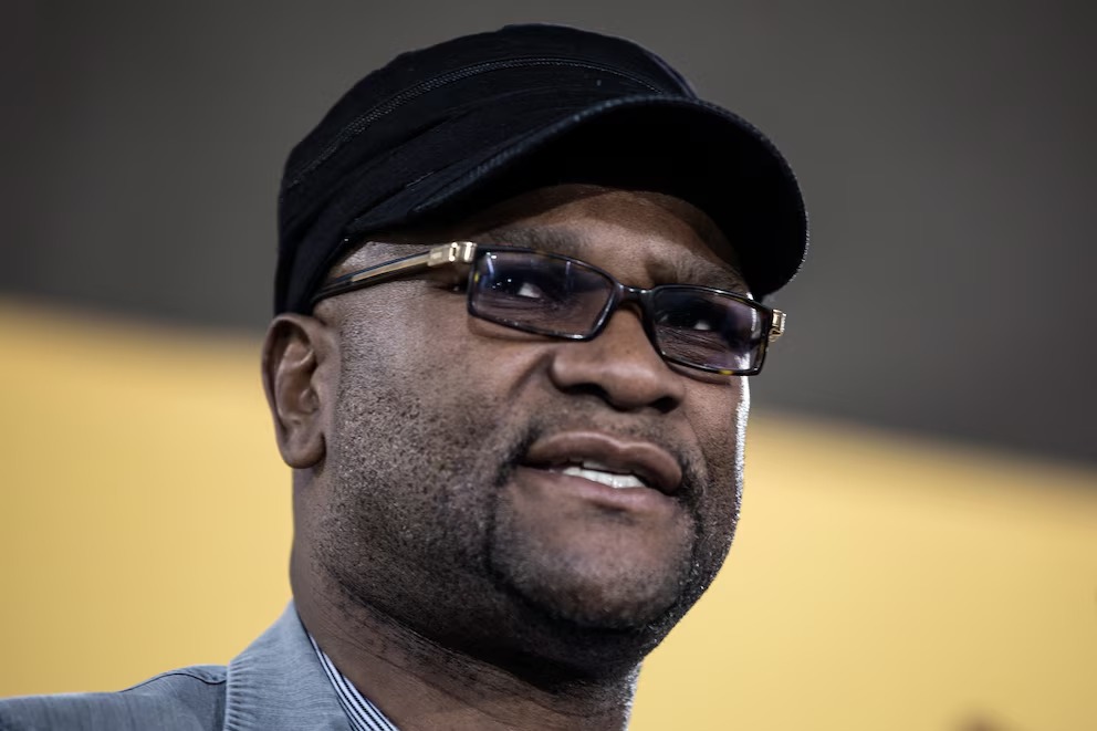 Fallece en París Nkosinathi Mthethwa, Embajador de Sudáfrica, en Posible Suicidio