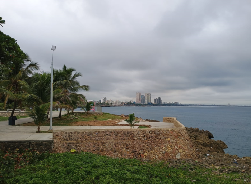 Alerta Meteorológica: Nueve Provincias Dominicanas Bajo Aviso por Intensa Onda Tropical