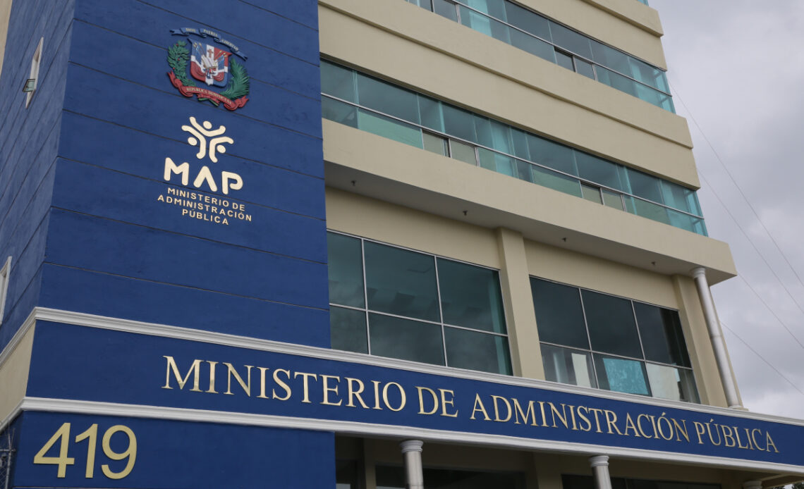Gobierno Suspende Labores Administrativas en Zonas con Alerta Roja por Fuertes Lluvias