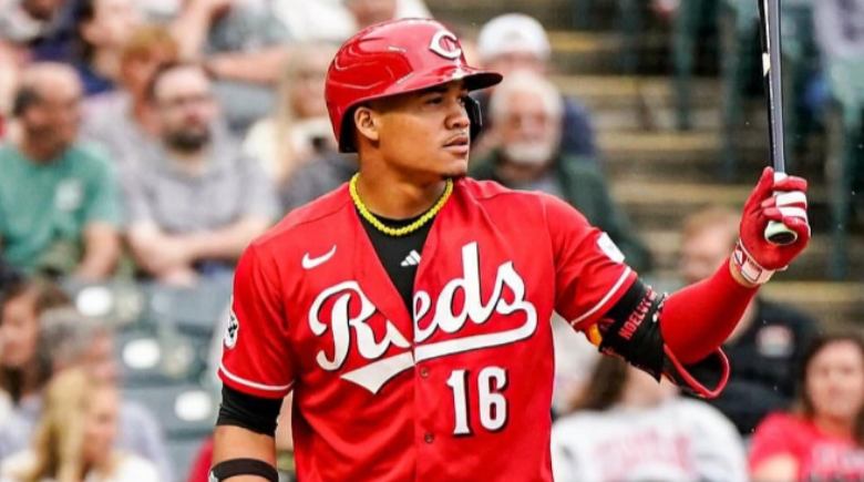 Noelvi Marte asegura la victoria de los Rojos con jugada clave en la contienda por el Wild Card