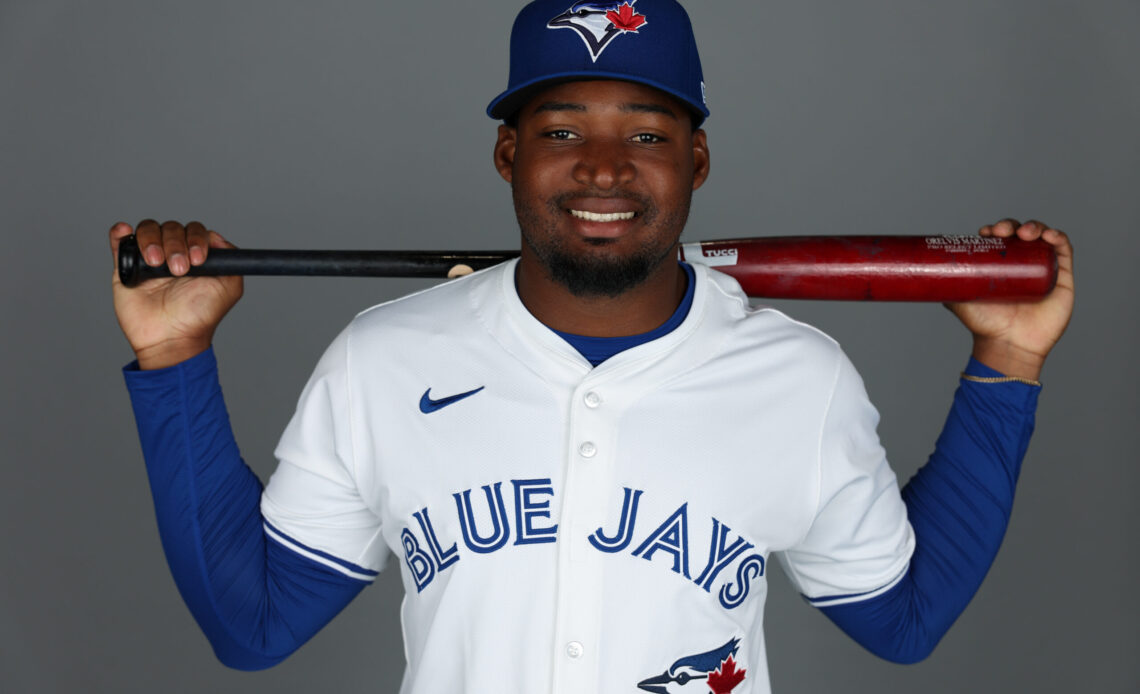 Azulejos de Toronto liberan a Orelvis Martínez tras decepcionante temporada