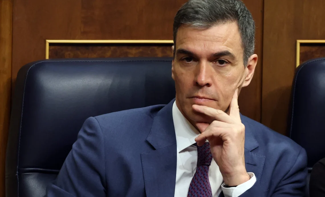Tribunal obliga a investigar a Sánchez por el rescate de Air Europa