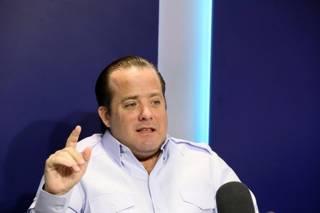 Paliza insta a funcionarios del PRM con aspiraciones presidenciales a renunciar formalmente