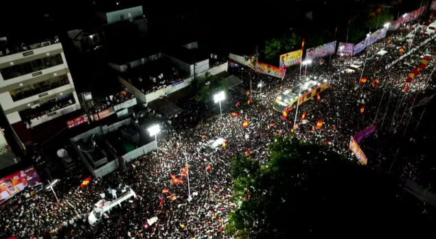 Estampida en mitin político en India deja decenas de muertos y heridos