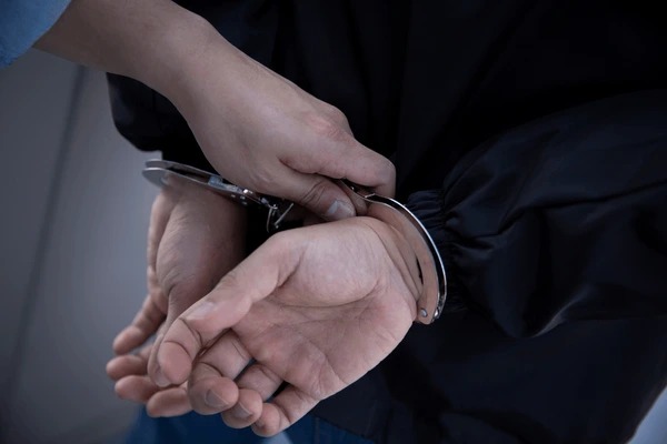Arrestado un hombre por la muerte de un niño en Sabana Perdida; el cuerpo presentaba signos de violencia