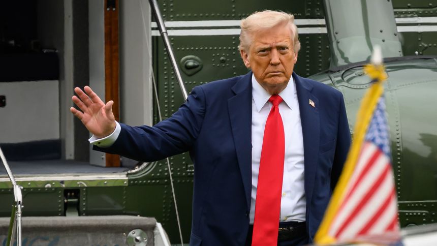 Trump vincula el consumo de paracetamol durante el embarazo con el autismo