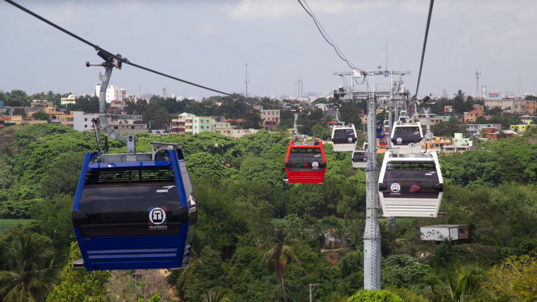 Línea 1 del Teleférico de Santo Domingo fuera de servicio por mal tiempo