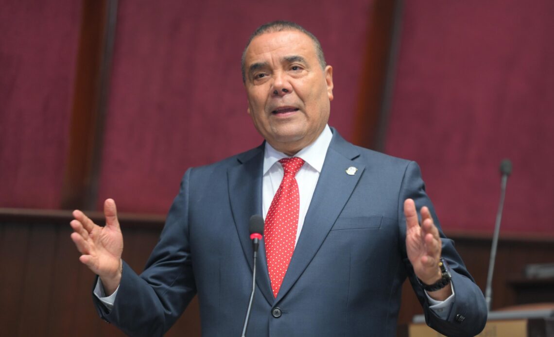 Diputado Tavárez alerta sobre peligrosa deuda pública dominicana