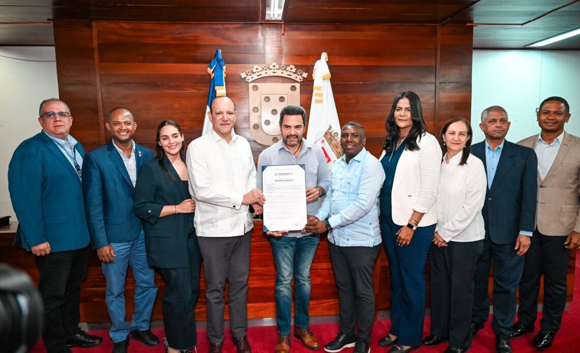 Manny Pérez, Hijo Adoptivo de Santiago de los Caballeros