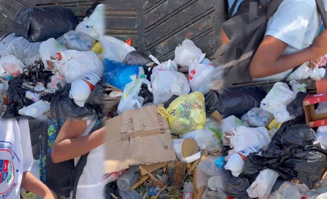 Basurero clandestino amenaza la salud pública cerca de escuela en Herrera
