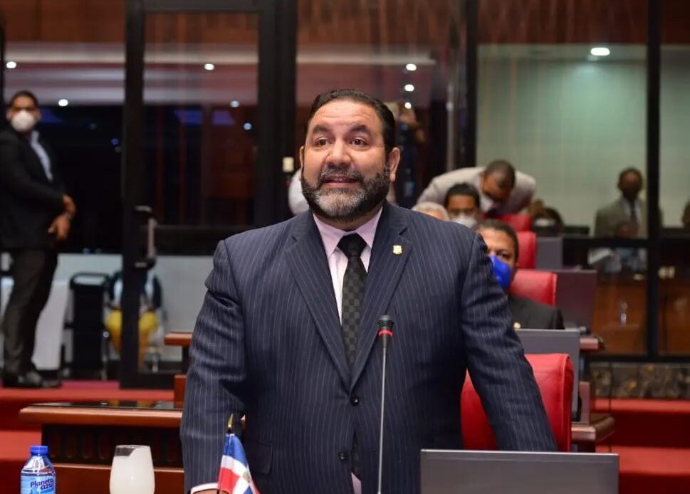 Senador Genao elogia gestión de Abinader: Obras públicas, transparencia y nacionalismo