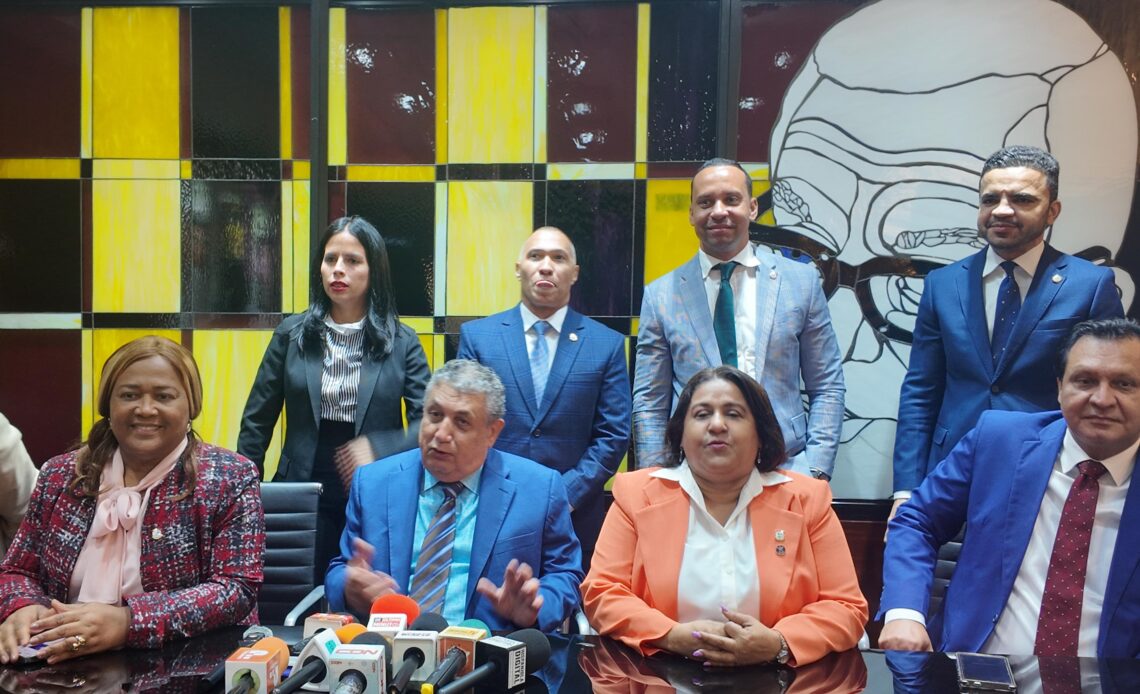 Diputados del PLD Expresan Preocupación por Escándalo de Corrupción y Déficit Millonario en SENASA