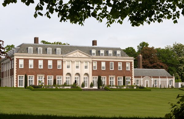 Winfield House: La Residencia del Embajador Estadounidense en Londres, un Enclave de la Diplomacia y la Exclusividad