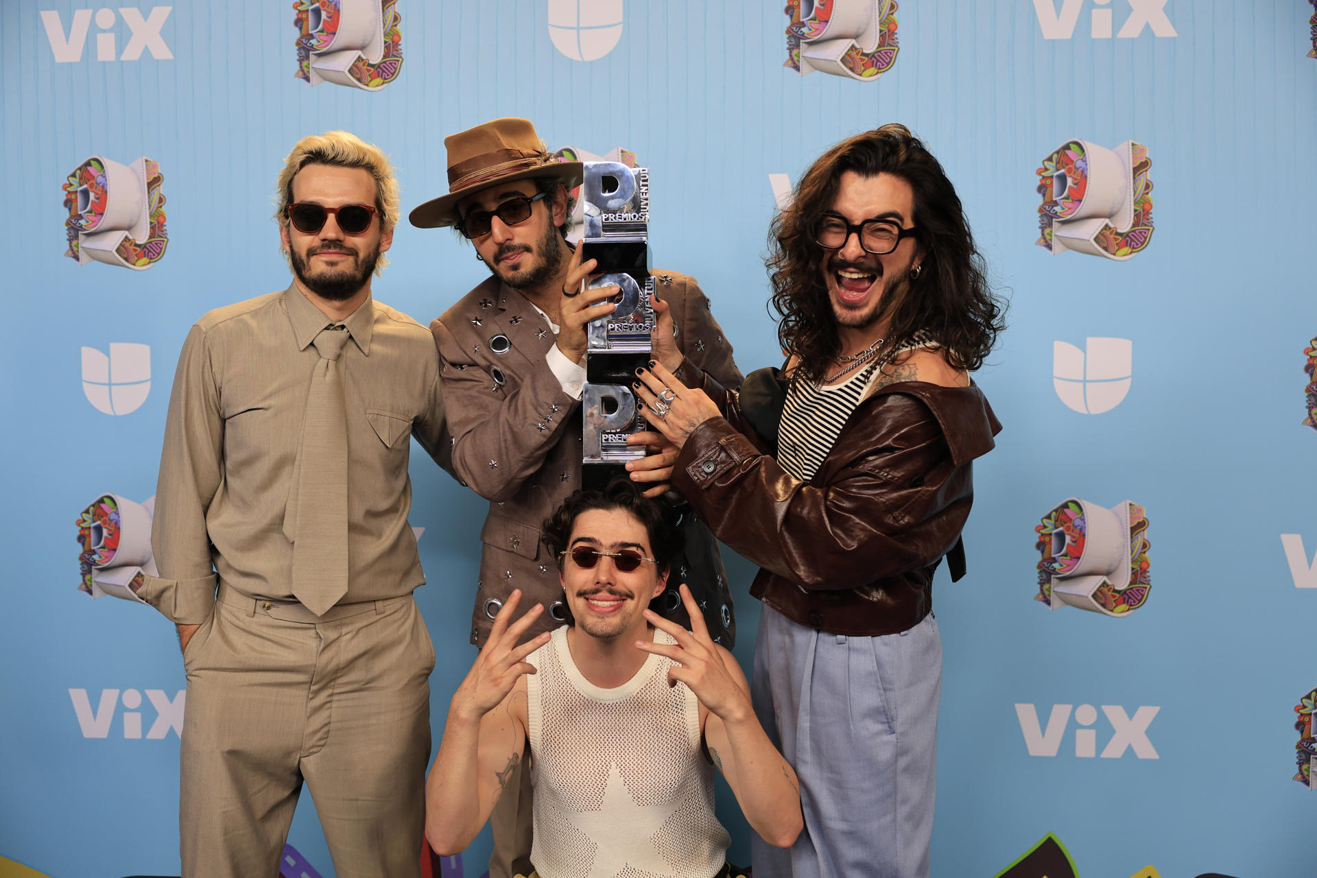 Bad Bunny, Morat y Karol G Destacan en los Premios Juventud 2025 Celebrados en Panamá