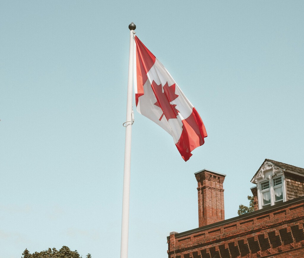 Informe educativo canadiense sobre IA plagiado con fuentes inexistentes