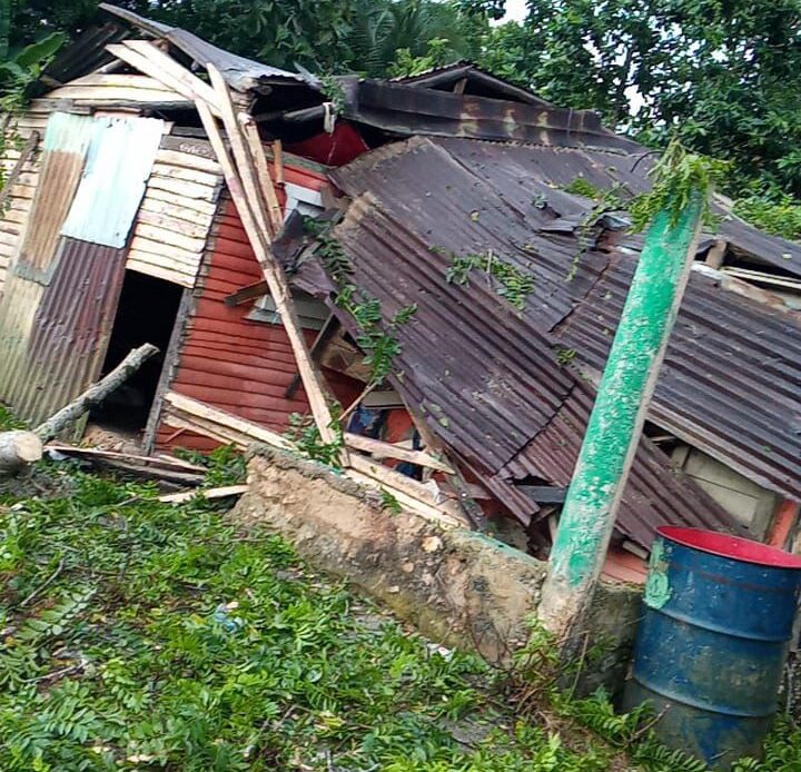 Fuertes vientos destruyen vivienda en La Tarana tras tormenta