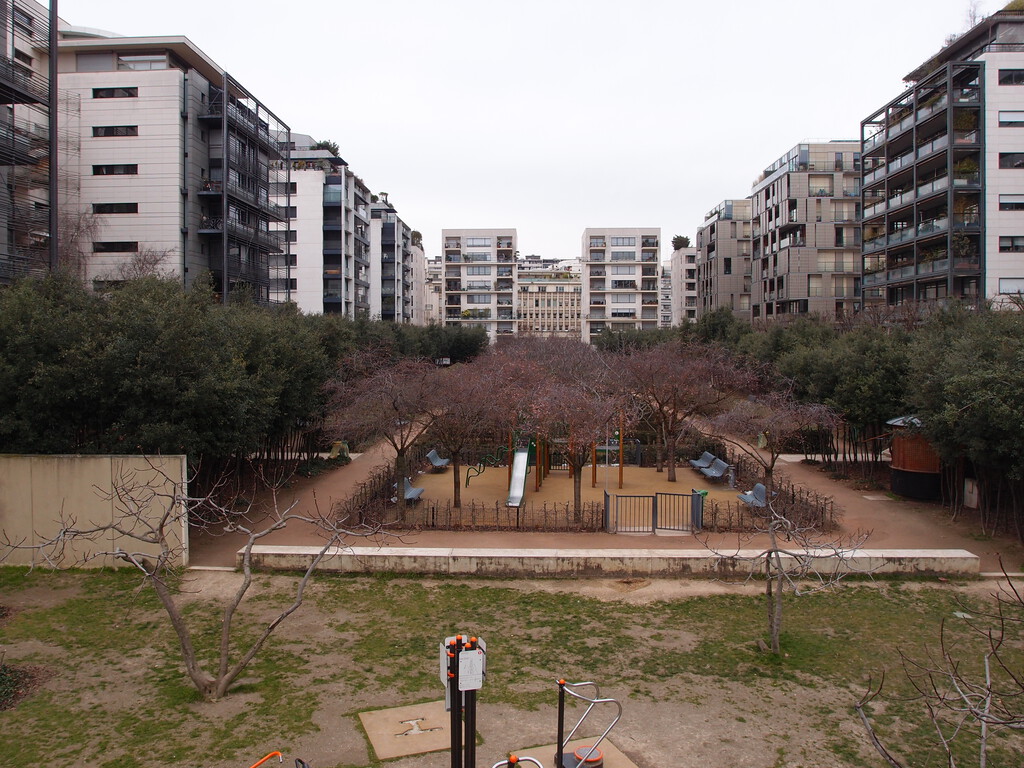 París combate la crisis de vivienda: Ley para convertir oficinas y aparcamientos en pisos
