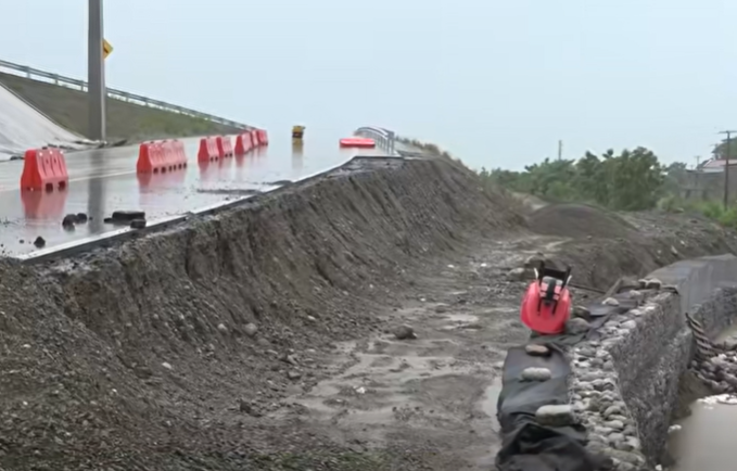 Daños en la Circunvalación de Baní tras las Lluvias de Melissa en Matanzas y Sombrero