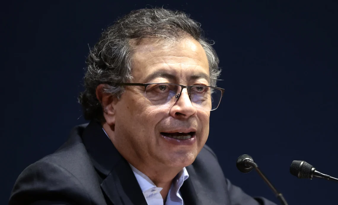 Petro critica ataque de EE.UU. a embarcación en aguas internacionales, calificándolo de ''asesinato''