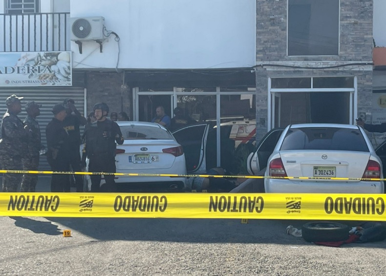 Policías Detenidos por Muerte de Cinco Hombres en Santiago