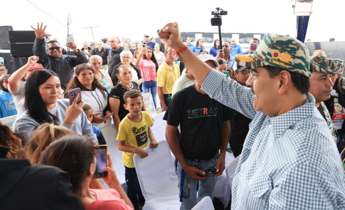 Maduro Ordena Ejercicios Militares ante la Presencia Estadounidense en el Caribe