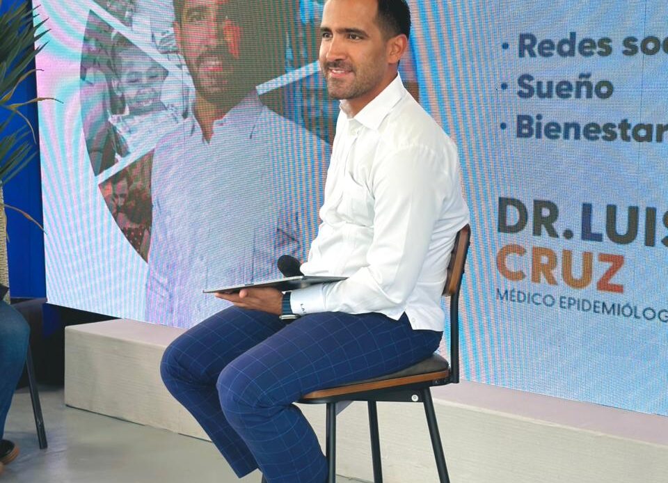 Efectos de la tecnología y la sobreinformación en el cerebro, analizados en la Feria Internacional del Libro 2025
