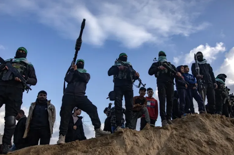 Hamás Considera Ceder Armamento a Comité Egipcio-Palestino, Rechaza Control Internacional en Gaza