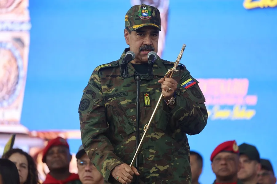 Maduro afirma que Venezuela entregará ''la vida'' si la nación lo requiere