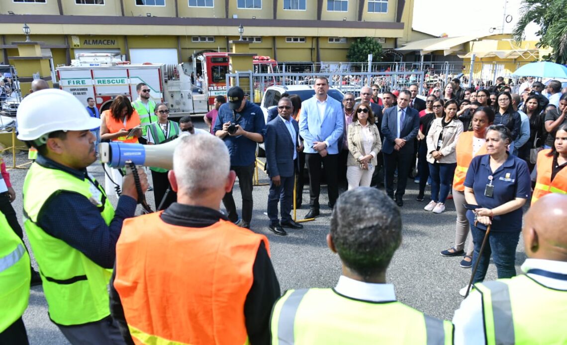 La JCE efectúa el cuarto simulacro de desalojo por temblor en sus oficinas principales