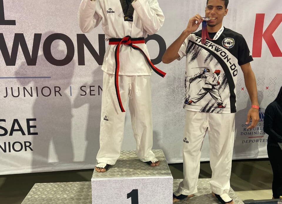 Yosnelvin Escorbort Triunfa y Obtiene Oro para la UASD en el Campeonato Nacional de Taekwondo 2025