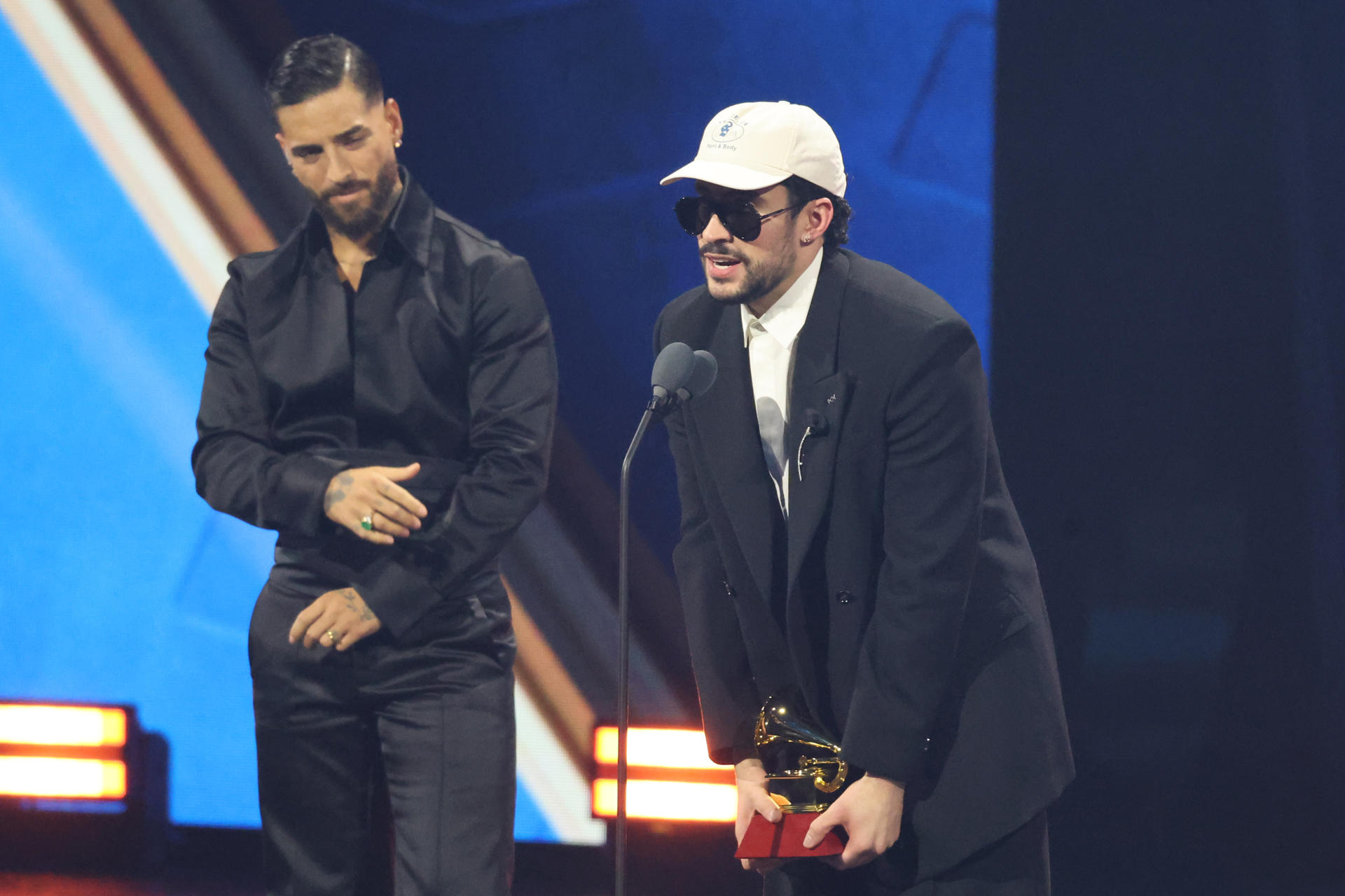 Bad Bunny Triunfa como Álbum del Año en una Noche de Latin Grammys Llena de Emociones