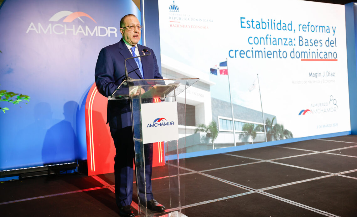 Magín Díaz Subraya el Férreo Compromiso Gubernamental con el Impulso Económico