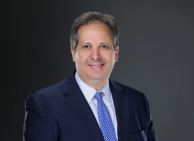 Salud Pública Examina Tratamientos del Dr. Fadul en Niños con Autismo