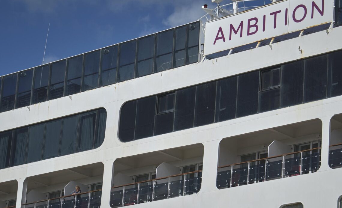 Crucero Afectado por Gastroenteritis Zarpa de Burdeos Tras Aislamiento