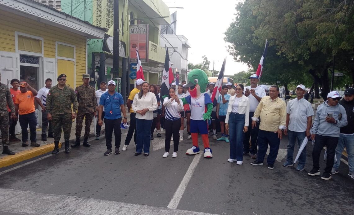 Antorcha de los Juegos Centroamericanos y del Caribe 2026 Ilumina Azua