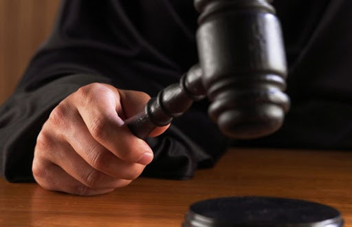 Sentencian a Dos Décadas de Cárcel a Individuo por Asalto y Lesiones a Conductor de Motocicleta en Boca Chica